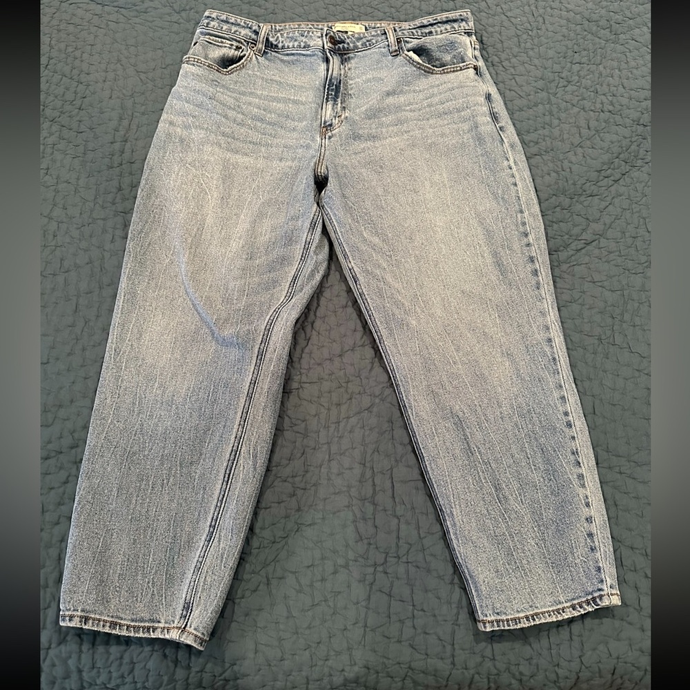Abercrombie Curve Love Mom Jeans 18